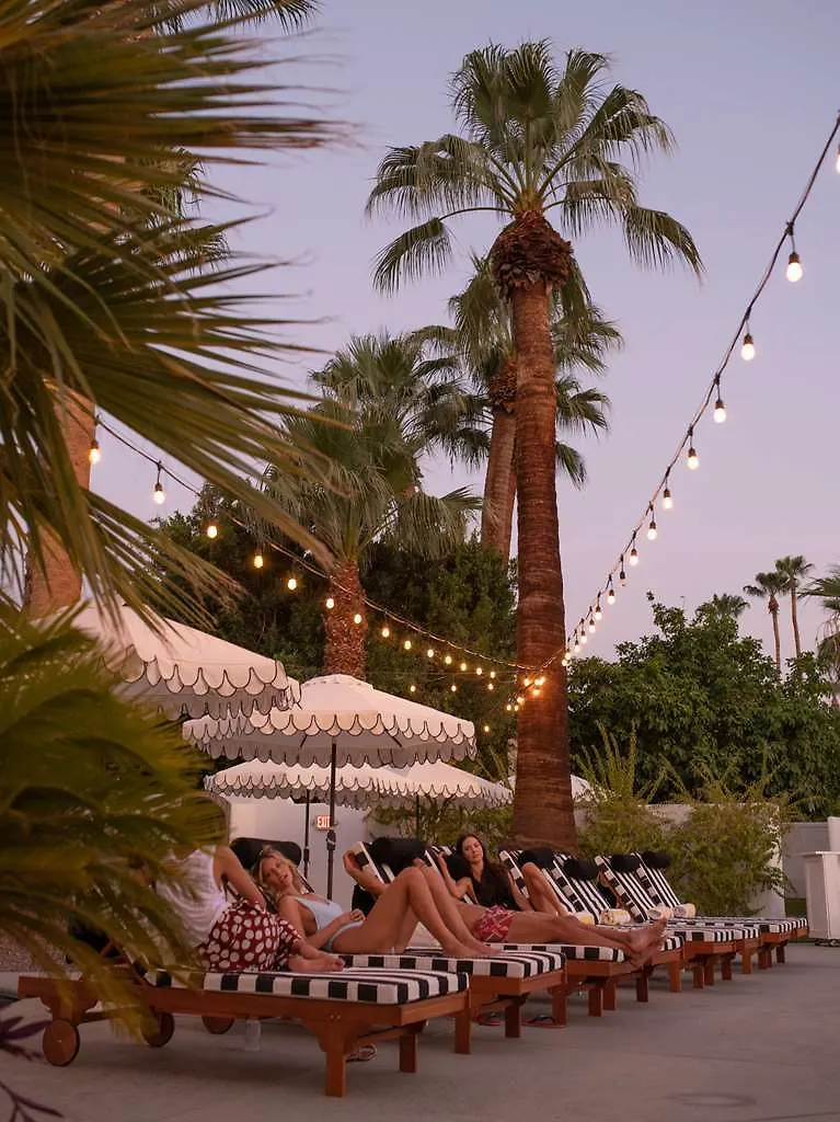Dive Palm Springs Hotel