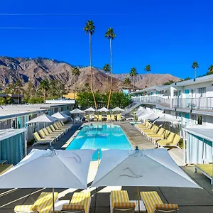3* Hotel The Skylark, A